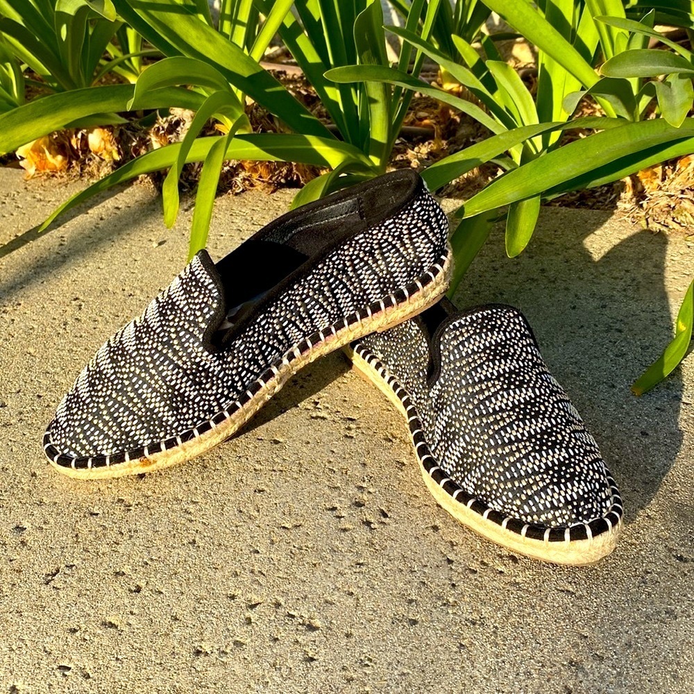 BLACK & WHITE WOVEN ESPADRILLE FLAT 7 1/2 NEW CARLY UNIVERSAL THREAD NWOT